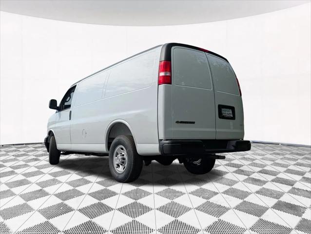 2026 Chevrolet Express Cargo Van 2500 Regular Wheelbase, WT, RWD