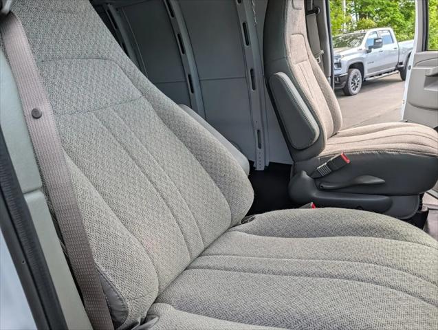 2026 Chevrolet Express Cargo Van 2500 Regular Wheelbase, WT, RWD