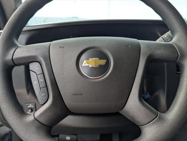 2026 Chevrolet Express Cargo Van 2500 Regular Wheelbase, WT, RWD