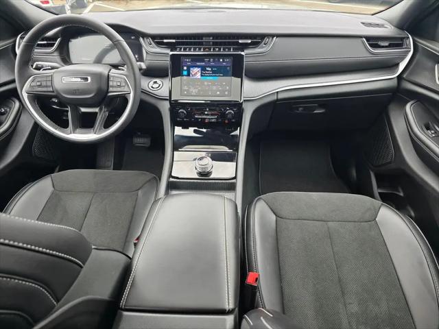 2025 Jeep Grand Cherokee Altitude X 4x4