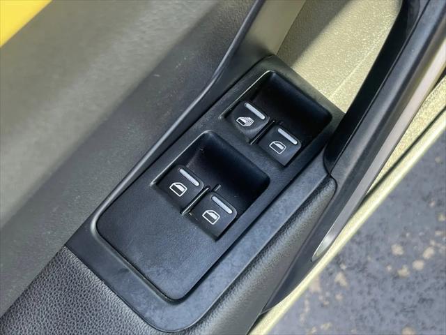 2013 Volkswagen Beetle 2.0L TDI