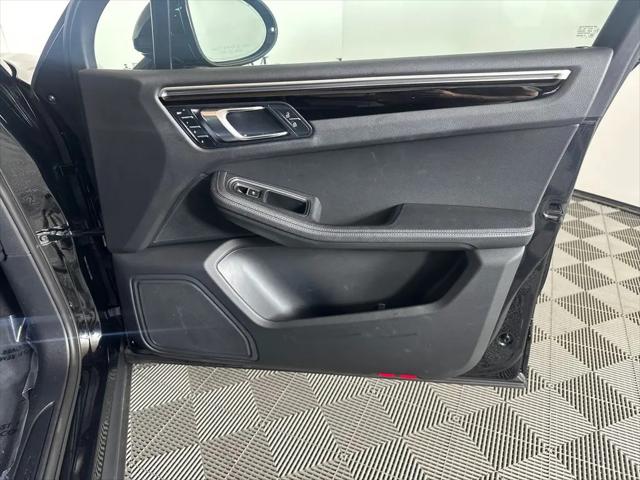 2023 Porsche Macan T