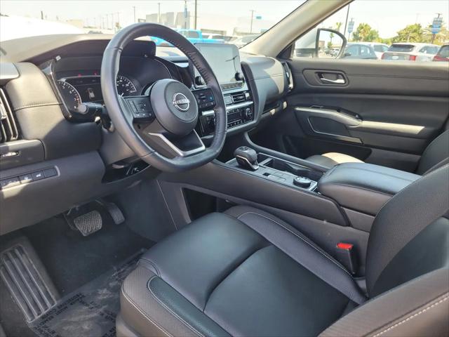 2025 Nissan Pathfinder SL 4WD