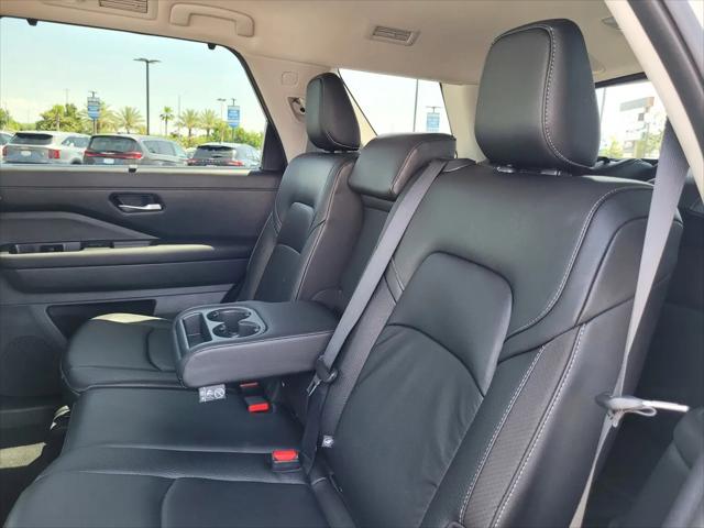 2025 Nissan Pathfinder SL 4WD