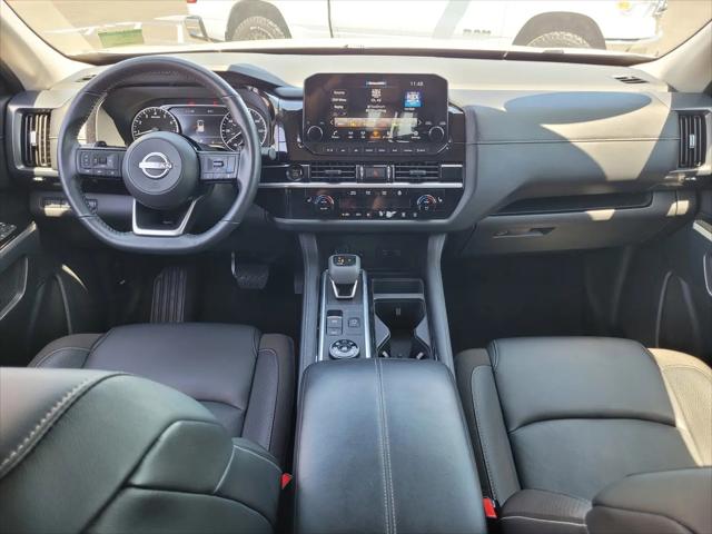 2025 Nissan Pathfinder SL 4WD