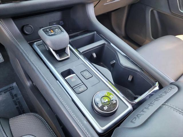 2025 Nissan Pathfinder SL 4WD