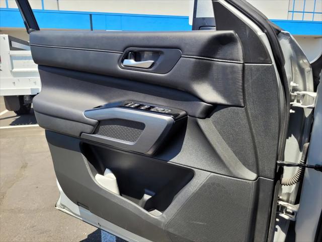 2025 Nissan Pathfinder SL 4WD