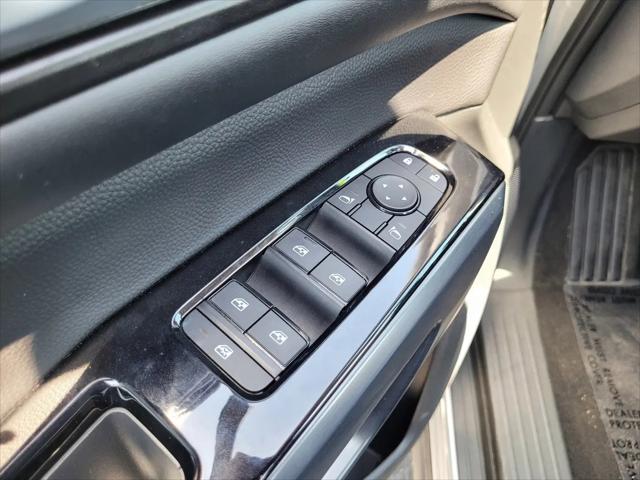 2025 Nissan Pathfinder SL 4WD