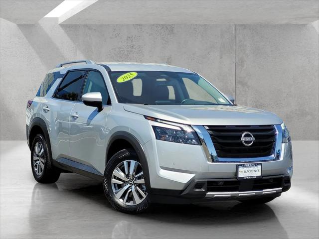 2025 Nissan Pathfinder SL 4WD for sale in Fresno, CA