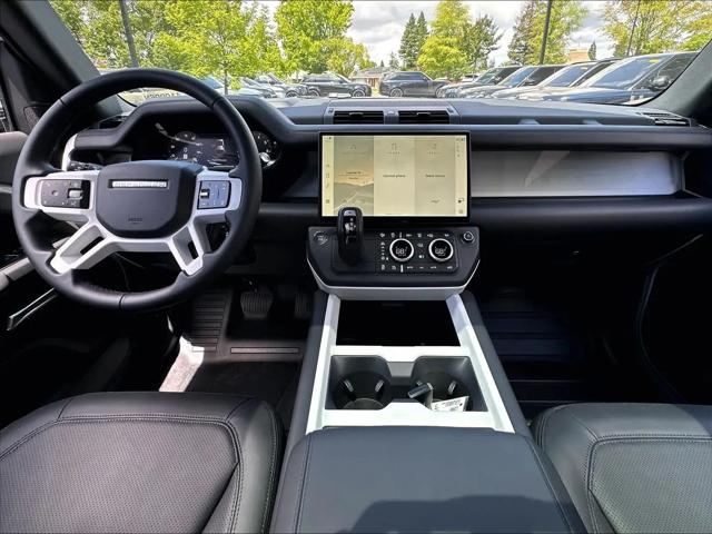 2026 Land Rover Defender P500 X-Dynamic SE