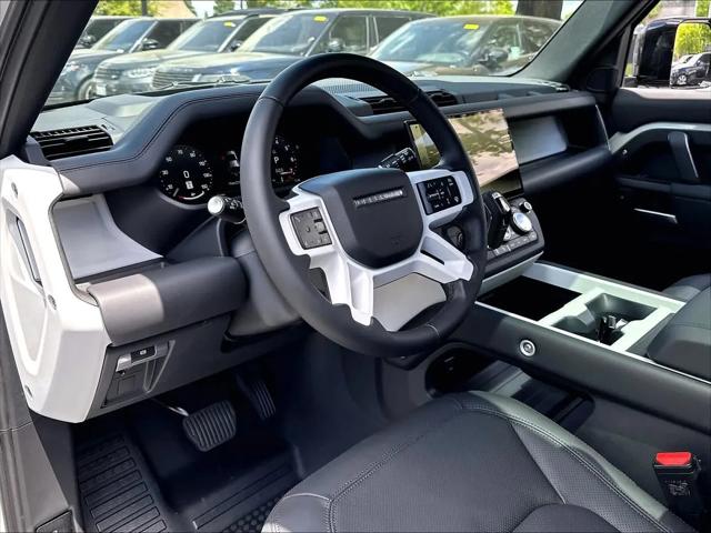 2026 Land Rover Defender P500 X-Dynamic SE