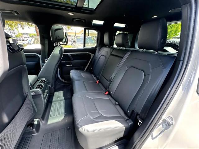 2026 Land Rover Defender P500 X-Dynamic SE