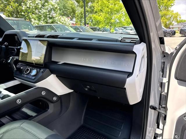 2026 Land Rover Defender P500 X-Dynamic SE