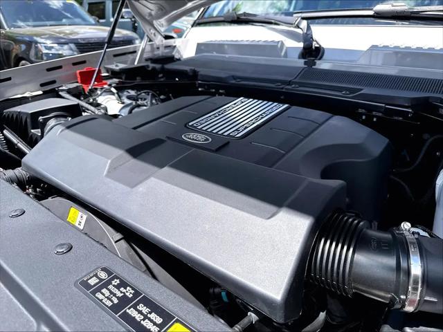 2026 Land Rover Defender P500 X-Dynamic SE