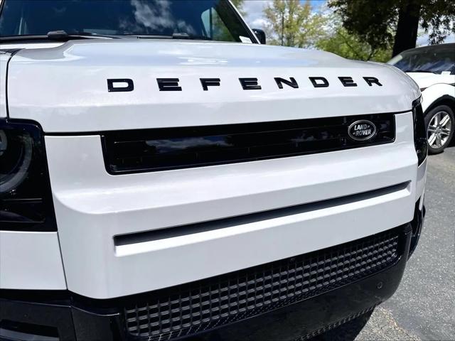 2026 Land Rover Defender P500 X-Dynamic SE