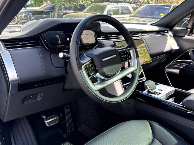 2026 Land Rover Range Rover P400 SE 7 Seat