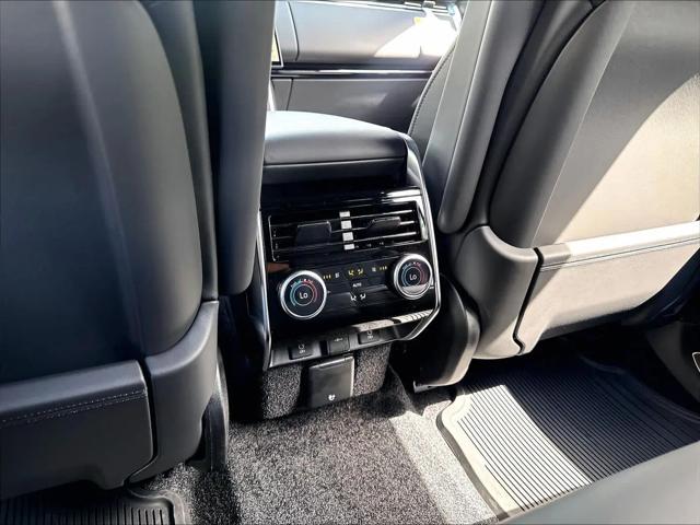 2026 Land Rover Range Rover P400 SE 7 Seat
