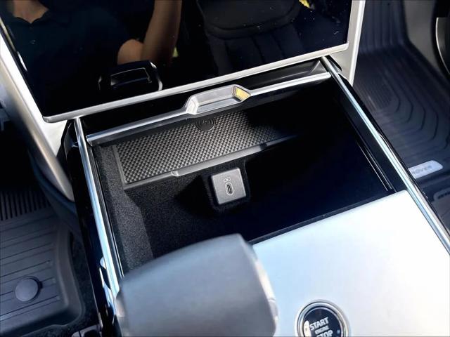 2026 Land Rover Range Rover P400 SE 7 Seat