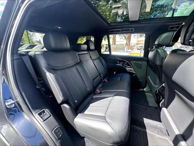 2026 Land Rover Range Rover P400 SE 7 Seat