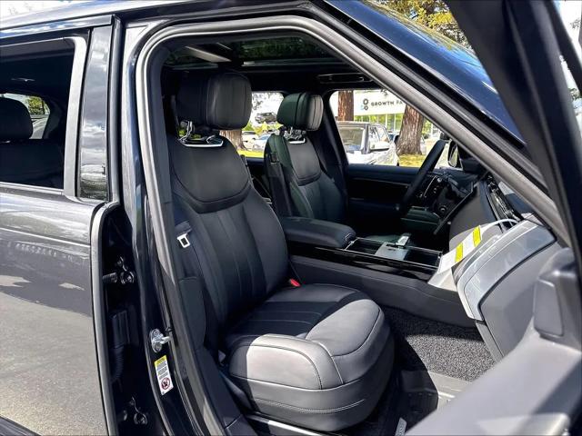 2026 Land Rover Range Rover P400 SE 7 Seat