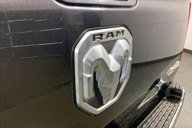 2022 Ram 1500 Big Horn Crew Cab 4x4 5'7" Box