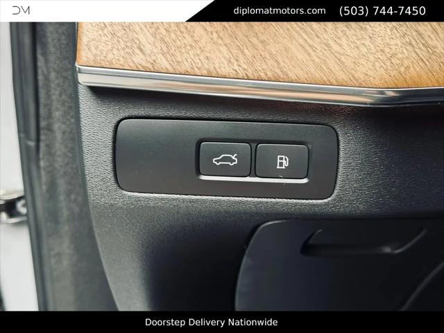 2024 Volvo XC90 Recharge T8 Plus Bright Theme 7-Seater