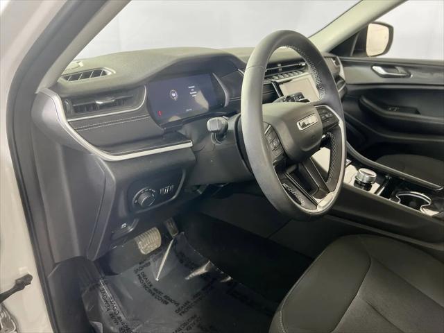 2023 Jeep Grand Cherokee Laredo 4x4