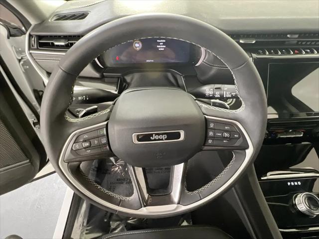 2023 Jeep Grand Cherokee Laredo 4x4