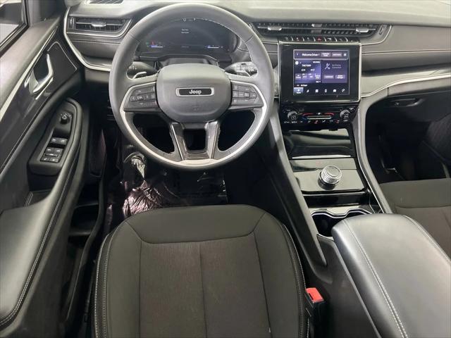 2023 Jeep Grand Cherokee Laredo 4x4