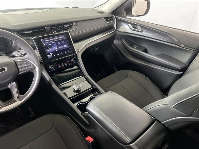 2023 Jeep Grand Cherokee Laredo 4x4