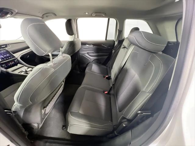 2023 Jeep Grand Cherokee Laredo 4x4