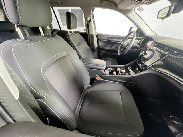 2023 Jeep Grand Cherokee Laredo 4x4