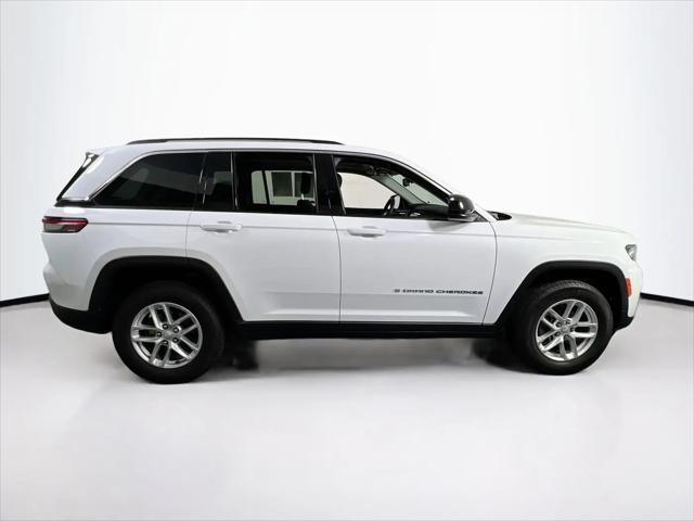 2023 Jeep Grand Cherokee Laredo 4x4