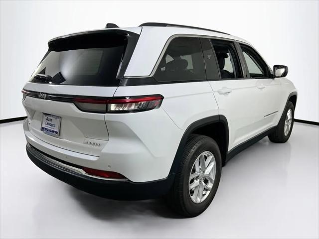 2023 Jeep Grand Cherokee Laredo 4x4