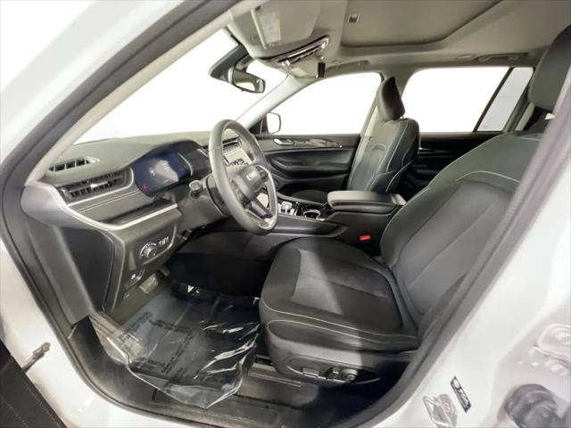 2023 Jeep Grand Cherokee Laredo 4x4