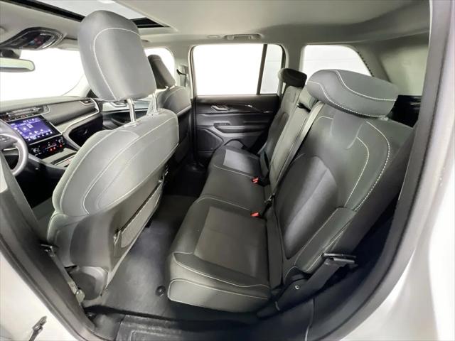 2023 Jeep Grand Cherokee Laredo 4x4