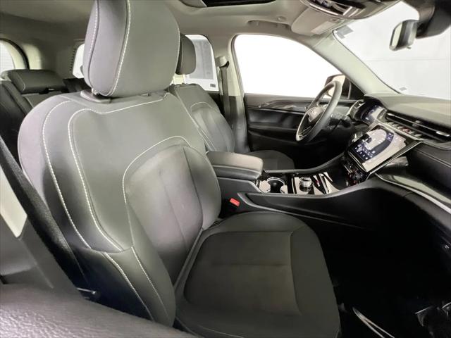 2023 Jeep Grand Cherokee Laredo 4x4
