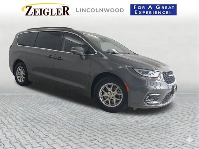 2022 Chrysler Pacifica Touring L for sale in Lincolnwood, IL