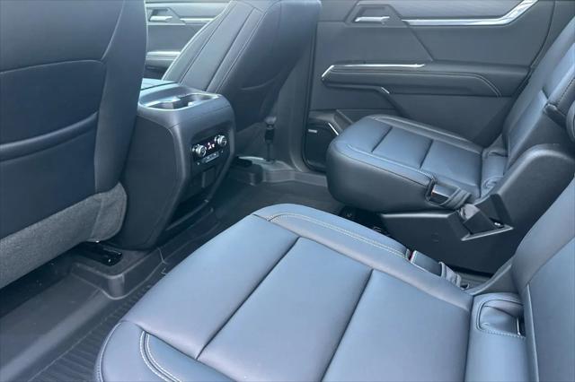 2026 GMC Acadia Elevation FWD