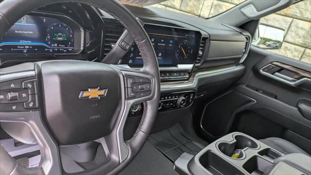 2024 Chevrolet Silverado 1500 4WD Crew Cab Short Bed LT with 2FL