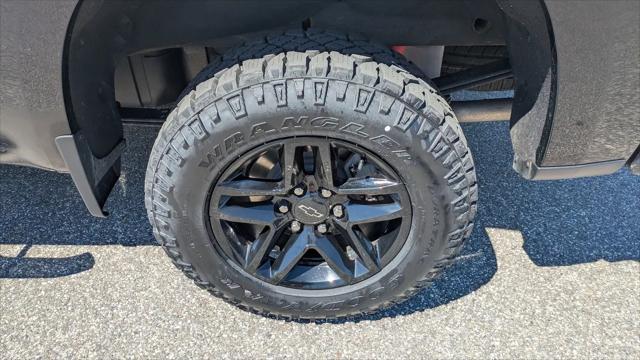 2024 Chevrolet Silverado 1500 4WD Crew Cab Short Bed Custom Trail Boss