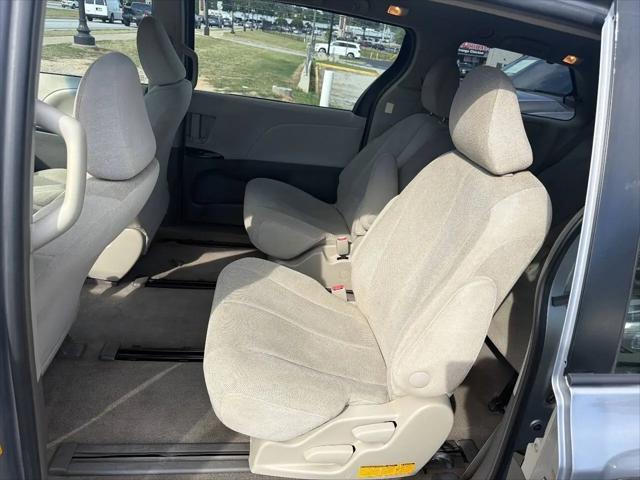 2012 Toyota Sienna Base 7 Passenger