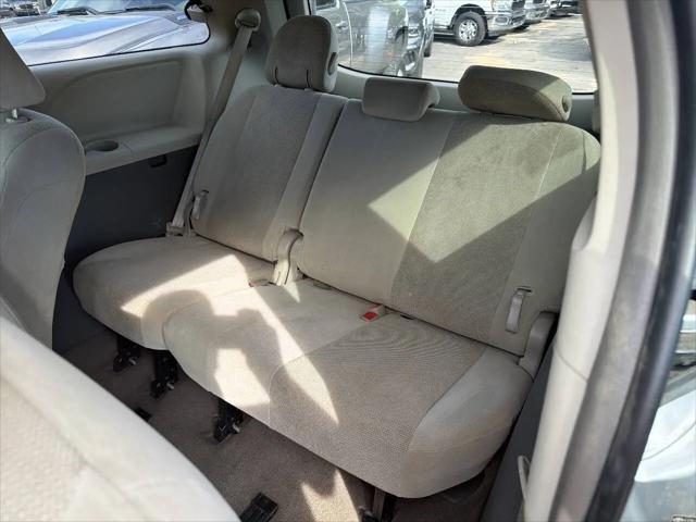 2012 Toyota Sienna Base 7 Passenger