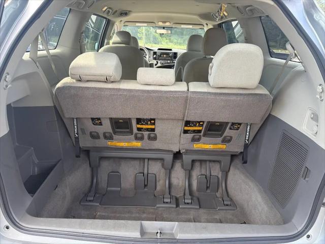 2012 Toyota Sienna Base 7 Passenger