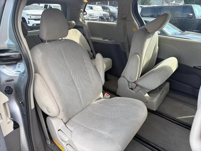 2012 Toyota Sienna Base 7 Passenger
