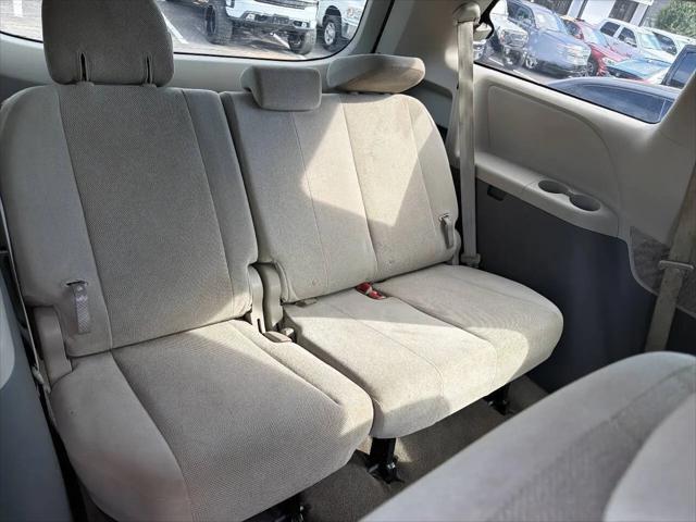 2012 Toyota Sienna Base 7 Passenger