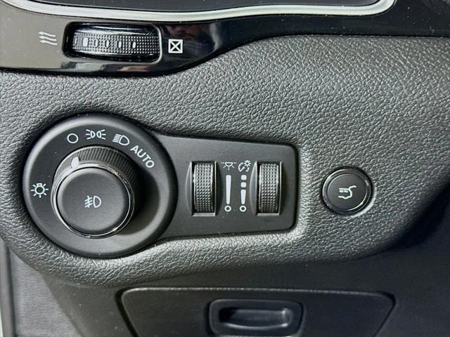 2023 Jeep Cherokee Altitude Lux 4x4