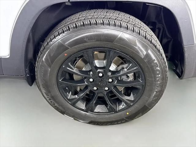 2023 Jeep Cherokee Altitude Lux 4x4