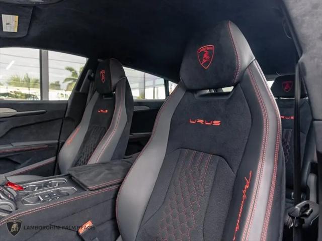 2023 Lamborghini Urus Performante