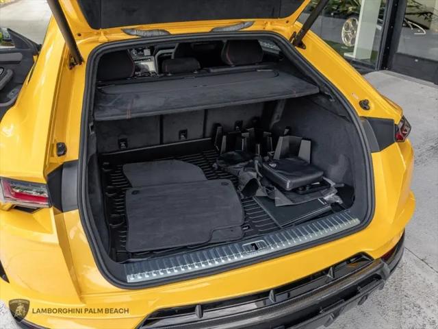 2023 Lamborghini Urus Performante